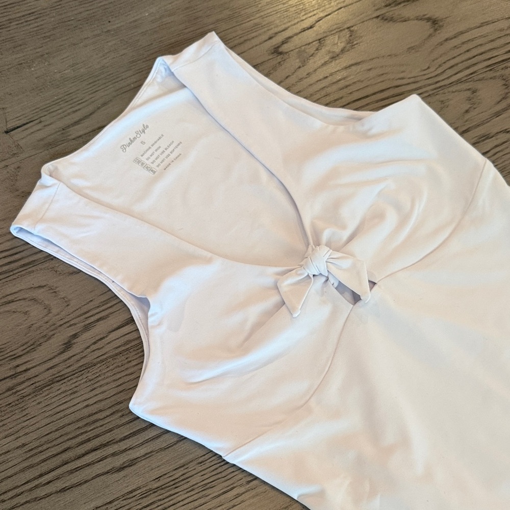 PINKMSTYLE White Bodysuit with Bow. Small (20/22) NWT - Picture 2 of 5